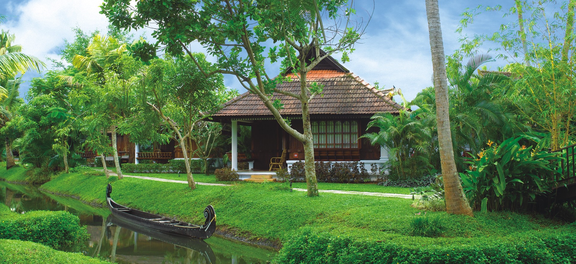 North & South Culture: Grand Imperial Cities & Kerala Backwaters