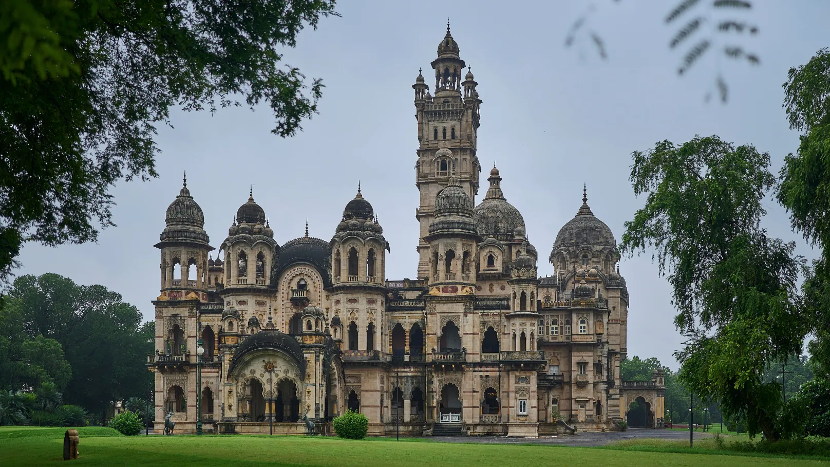 The massive Lukshmi Vilas Palace facade
