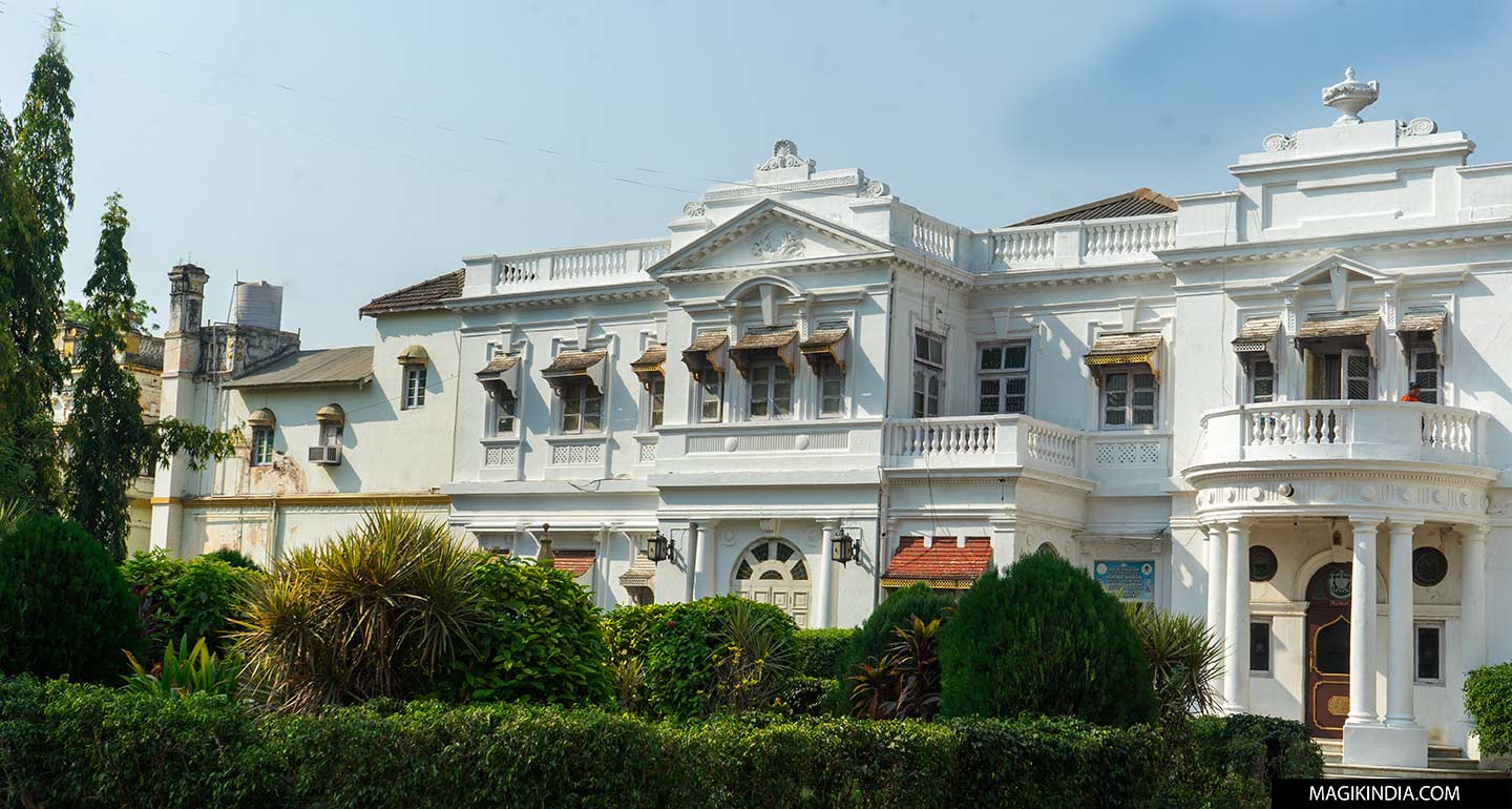 The quiet royal courtyards of the Rajpipla estate